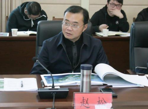区人大常委会主任汪德斌发言曲靖市发展投资集团副总经理袁科